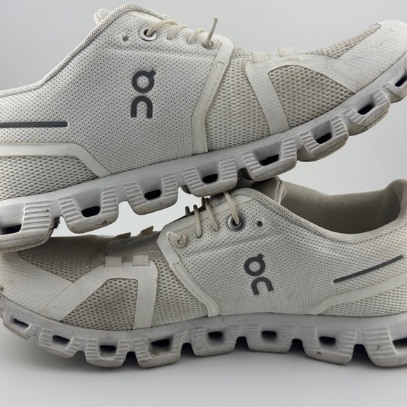 On Running Cloud 5 All White Triple White 59.98918 womens Running Sneakers Sz 7 - Picture 6 of 9